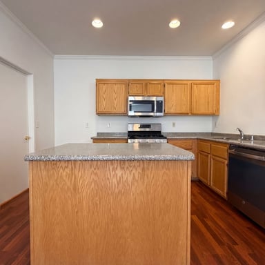Property photo 2 of 5338 Lindsay Heights St