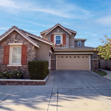Property photo 1 of 25701 Chestnut Way