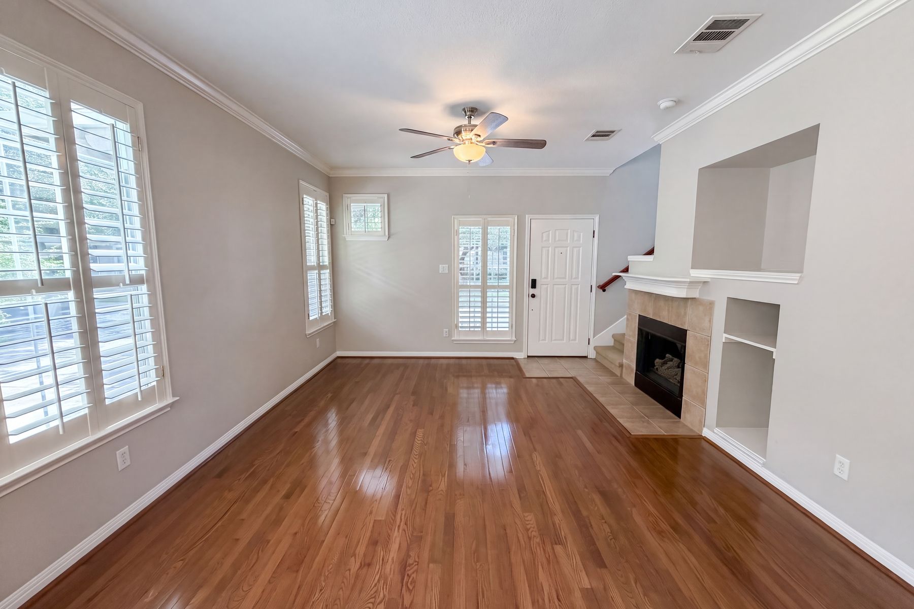 Property photo 3 of 8518 Cahill Dr Apt 19