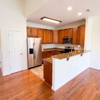 Property photo 2 of 9283 Tournament Dr