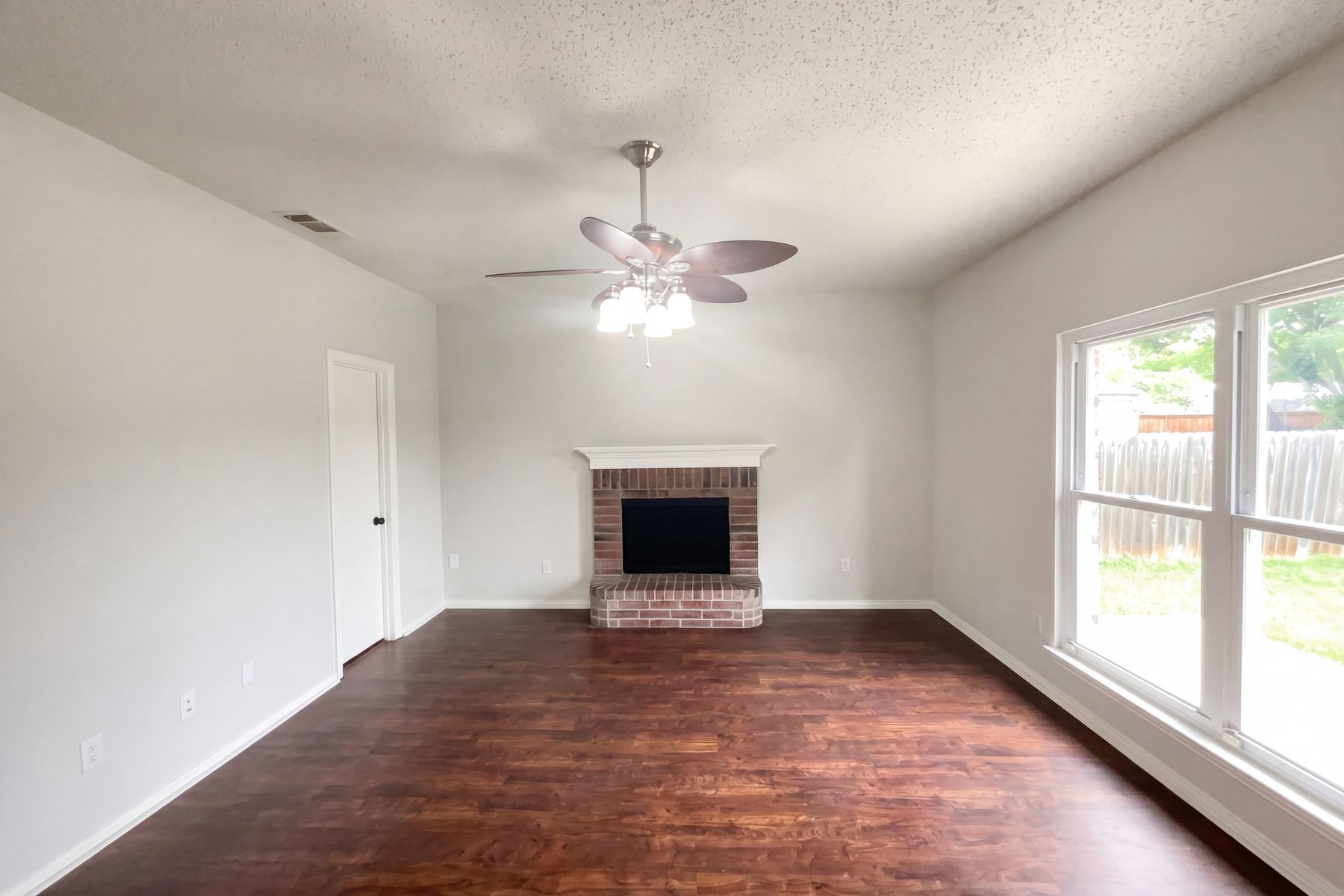 Property photo 3 of 1405 Turtle Cove Dr