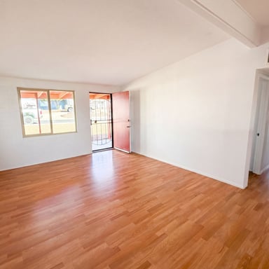Property photo 3 of 131 W 6th Ave