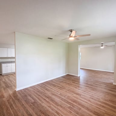 Property photo 3 of 6520 NW 61st Ct