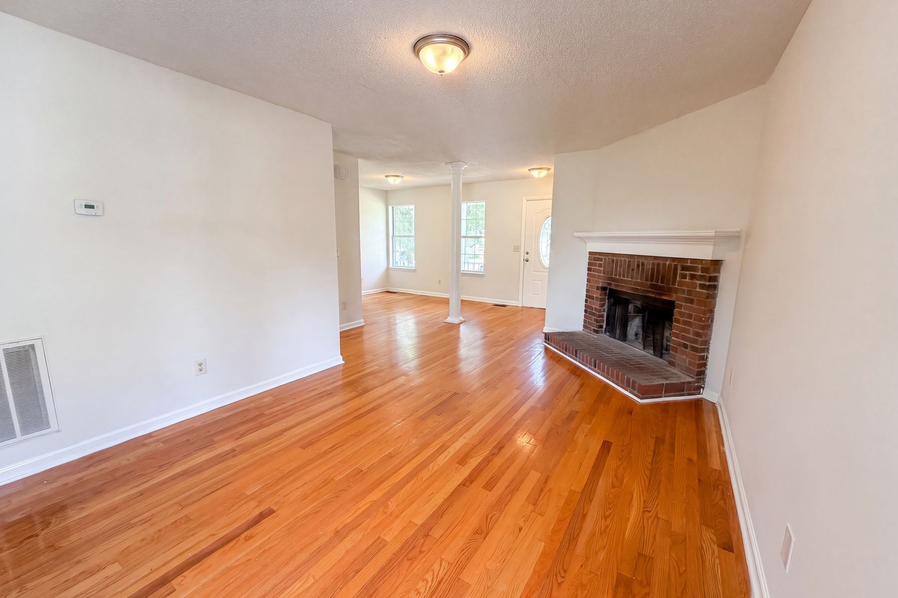 Property photo 3 of 303 Bradford Ln