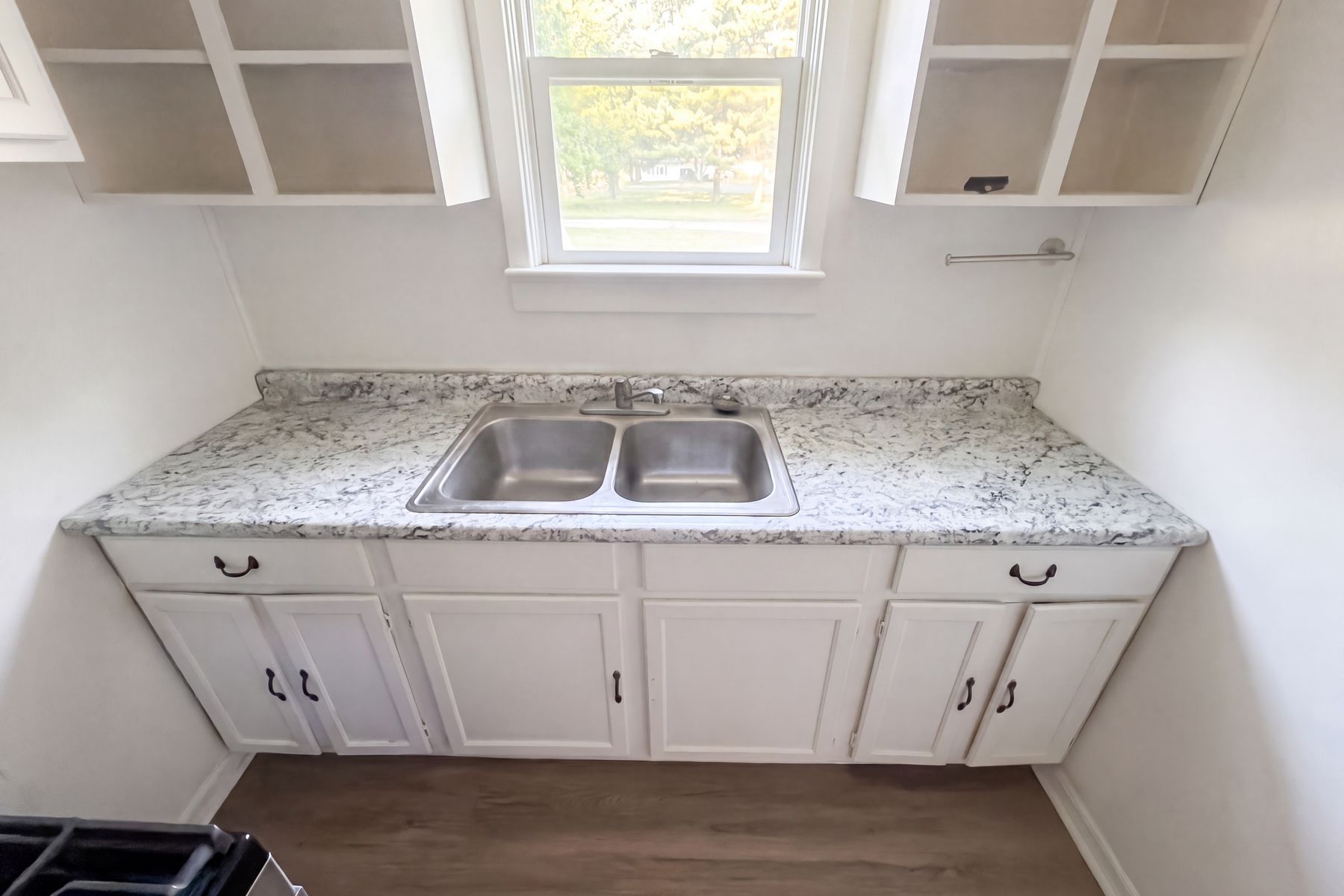 Property photo 3 of 508 E Sigler St