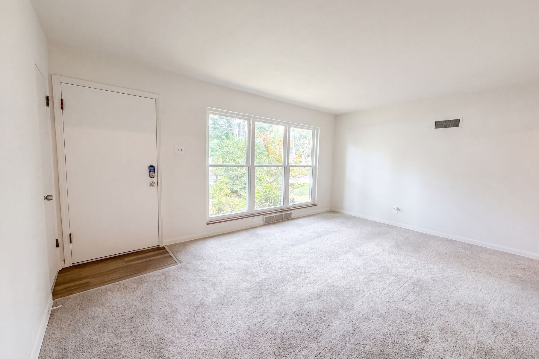 Property photo 3 of 8606 Vasel Ave