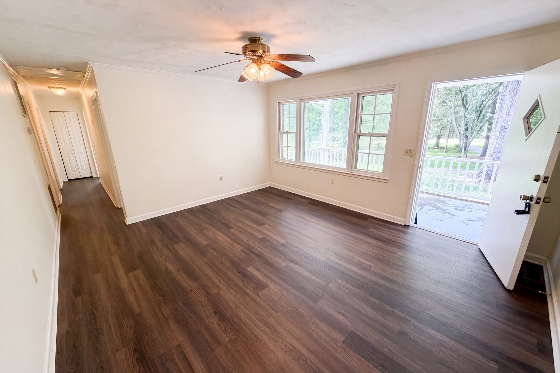 Property photo 3 of 5100 Robinwood Dr