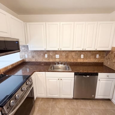 Property photo 2 of 1625 Merry Oaks Rd Apt D
