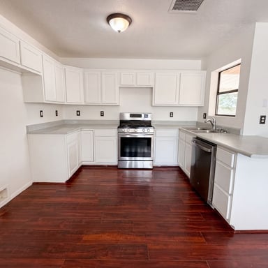 Property photo 2 of 14 Milton Loop