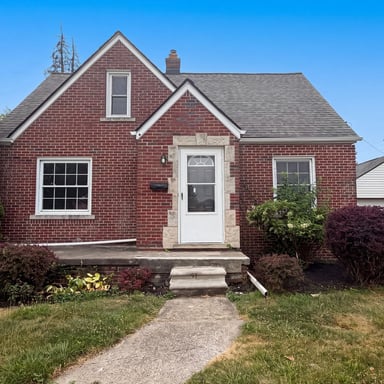 Property photo 1 of 17590 Eastland St