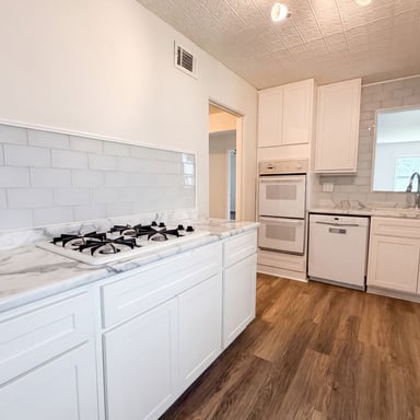 Property photo 2 of 8606 Vasel Ave