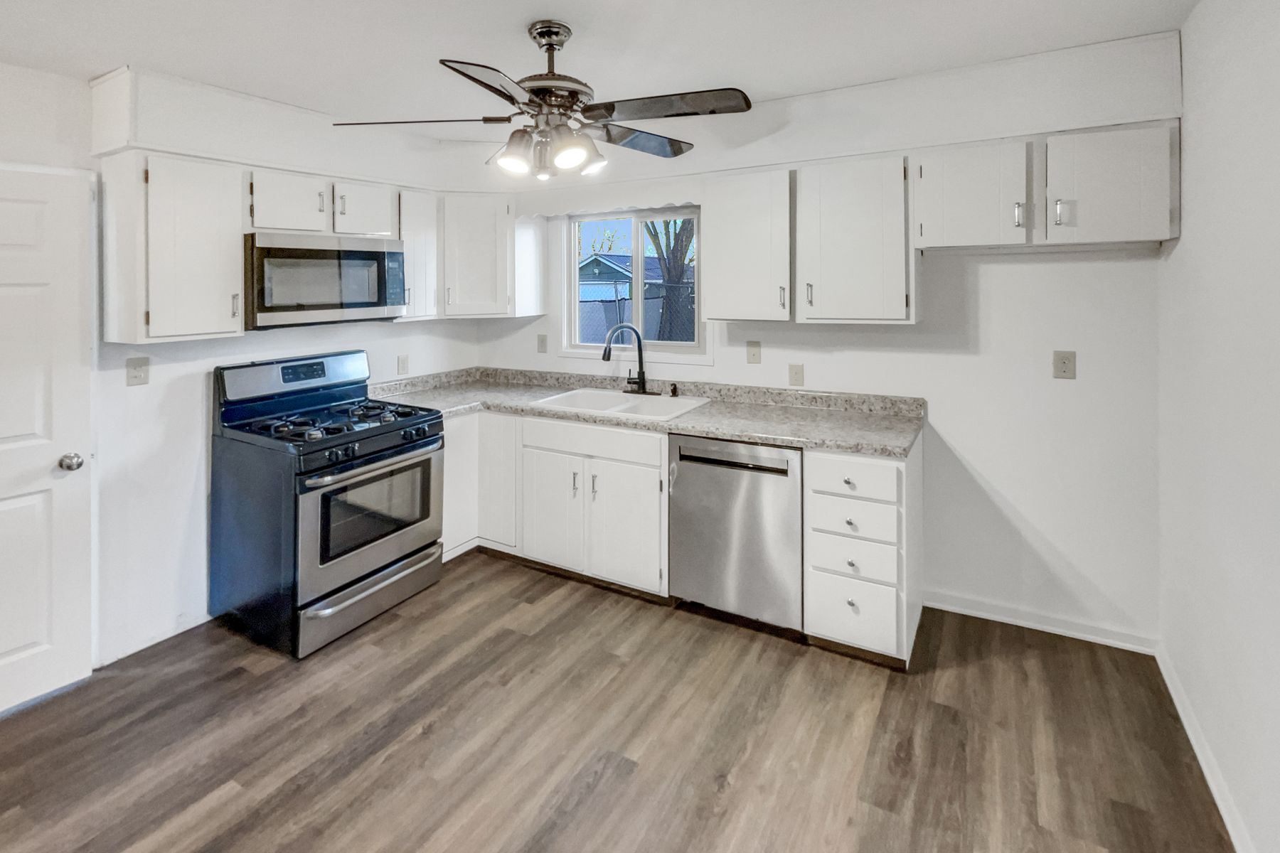 Photo 2 of 17 of 1204 Rockwood Ave, Colorado Springs, CO