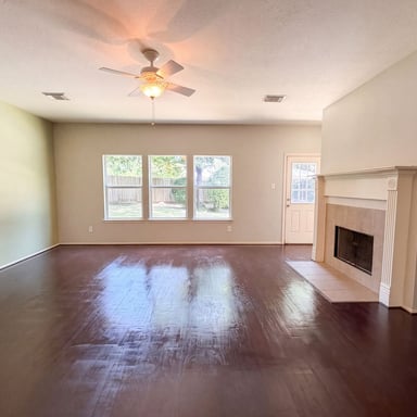 Property photo 3 of 916 Summer Rain Ct