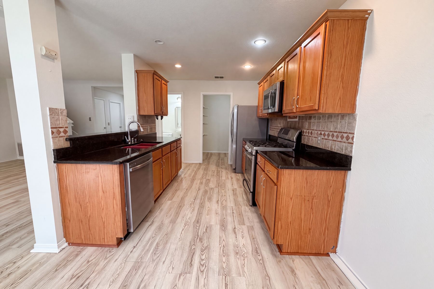 Photo 2 of 22 of 5810 Vasey Blvd, Austin, TX