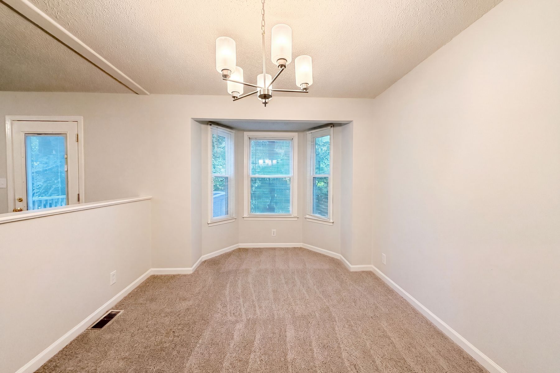 Property photo 3 of 166 Kirby Dr