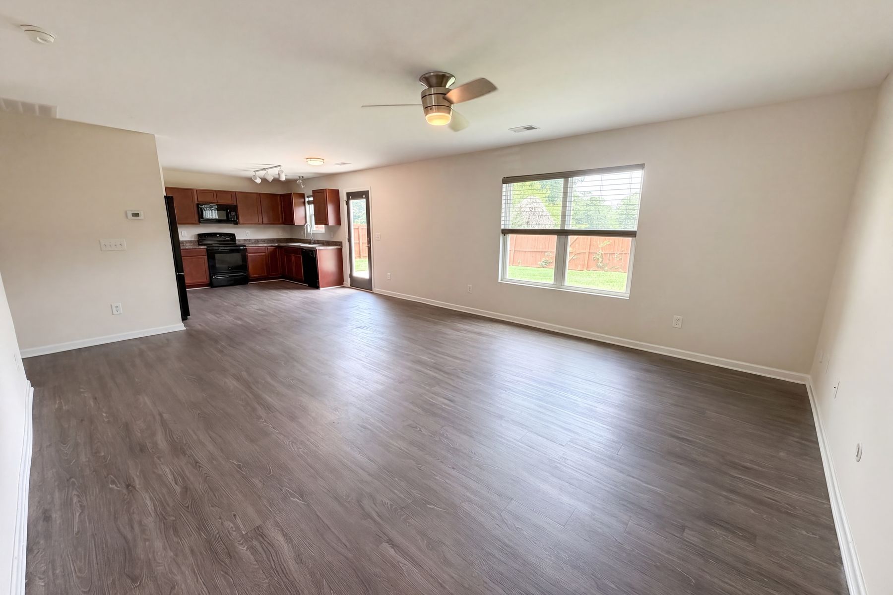 Property photo 3 of 719 Cannonsburg Dr