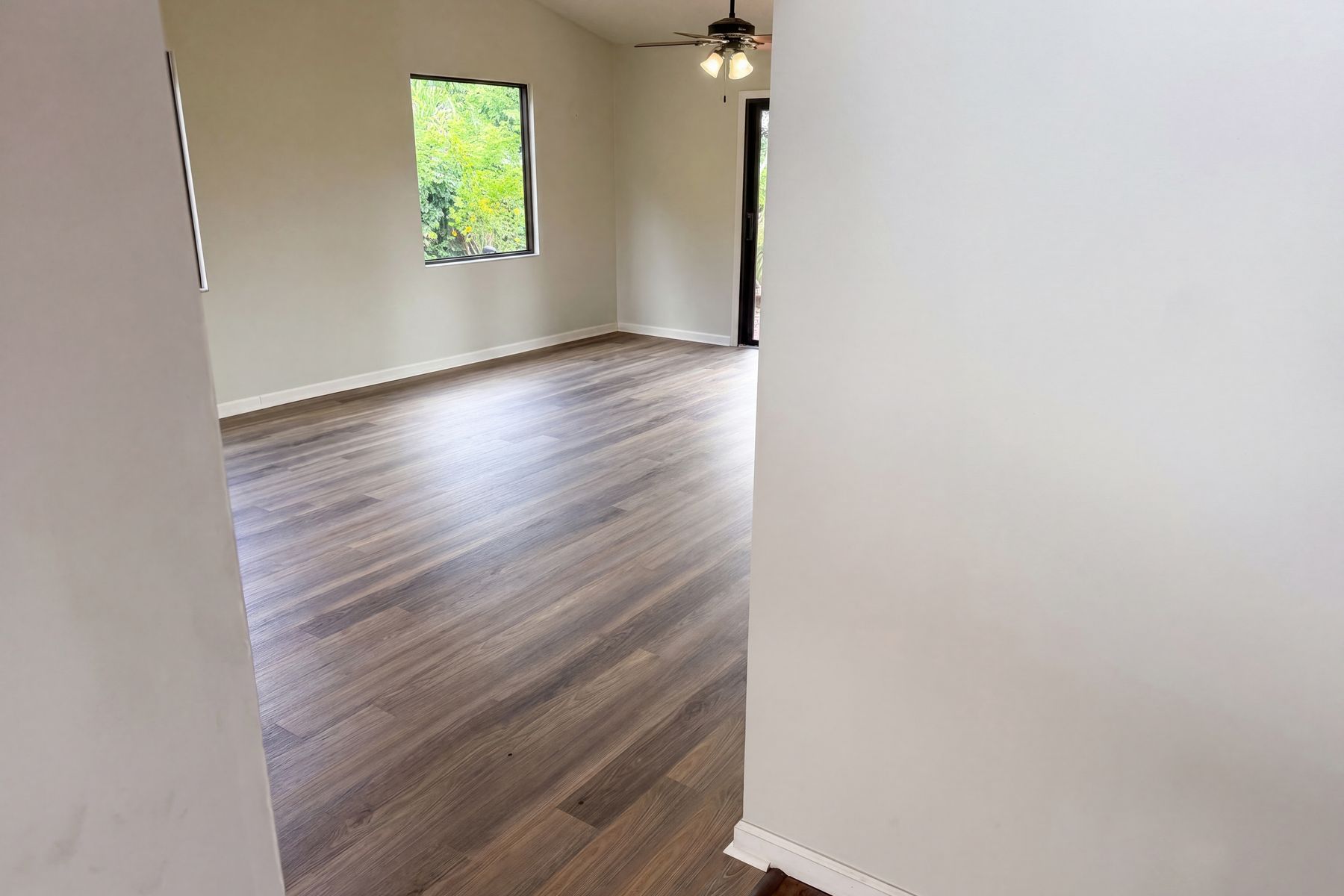 Property photo 3 of 118 Waterway Rd