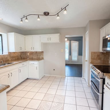 Property photo 2 of 6712 Coach House Ln
