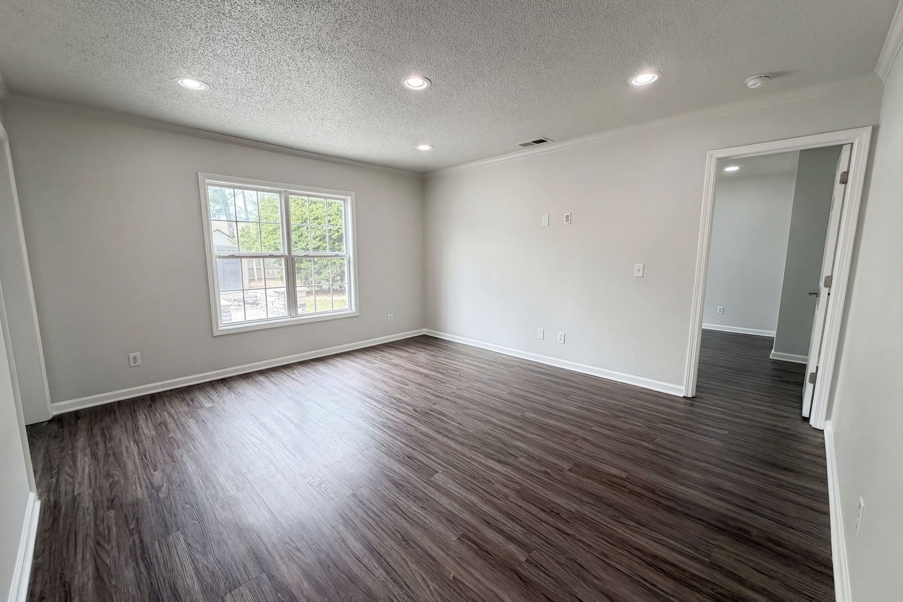 Property photo 3 of 12 Finch Wood Dr