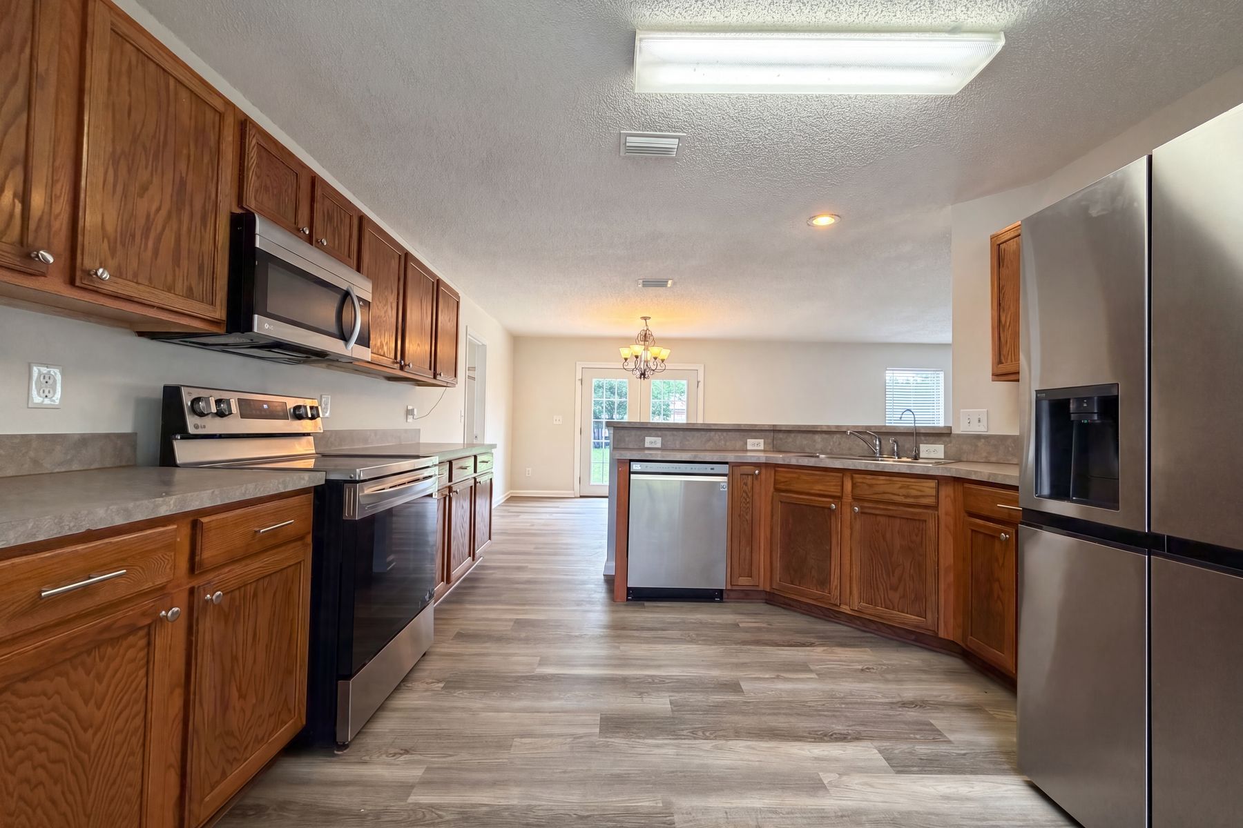 Photo 2 of 27 of 7002 Beekman Lake Dr, Jacksonville, FL