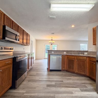 Property photo 2 of 7002 Beekman Lake Dr