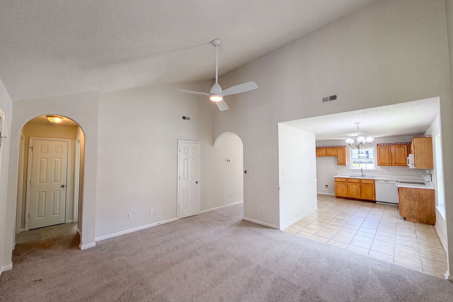 Property photo 3 of 2025 Duke Adam St