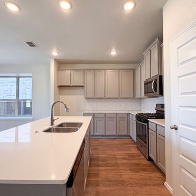 Property photo 2 of 5904 Saddle Pack Dr