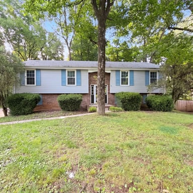 Property photo 1 of 166 Kirby Dr