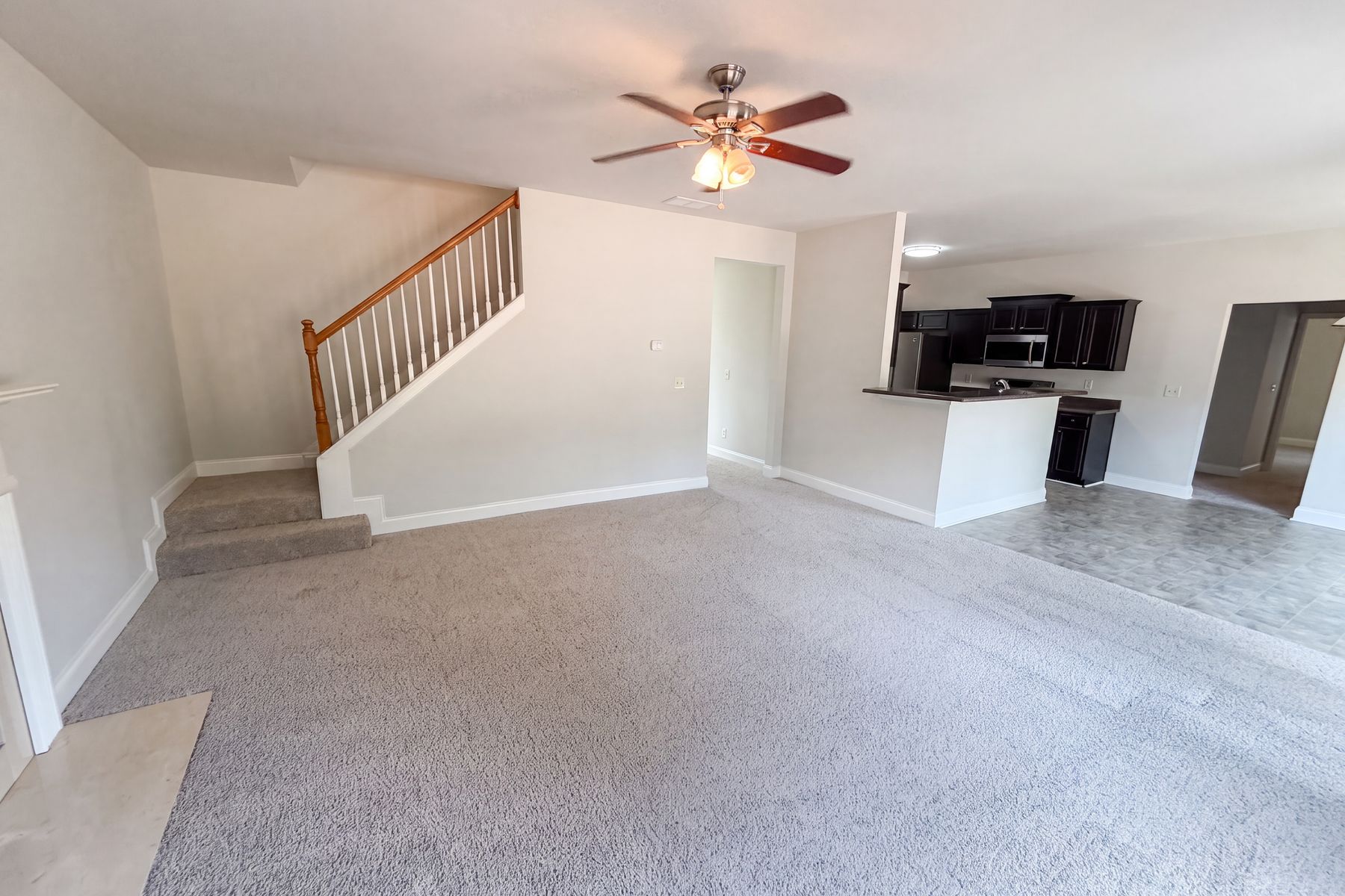 Property photo 3 of 212 Summergate Ln