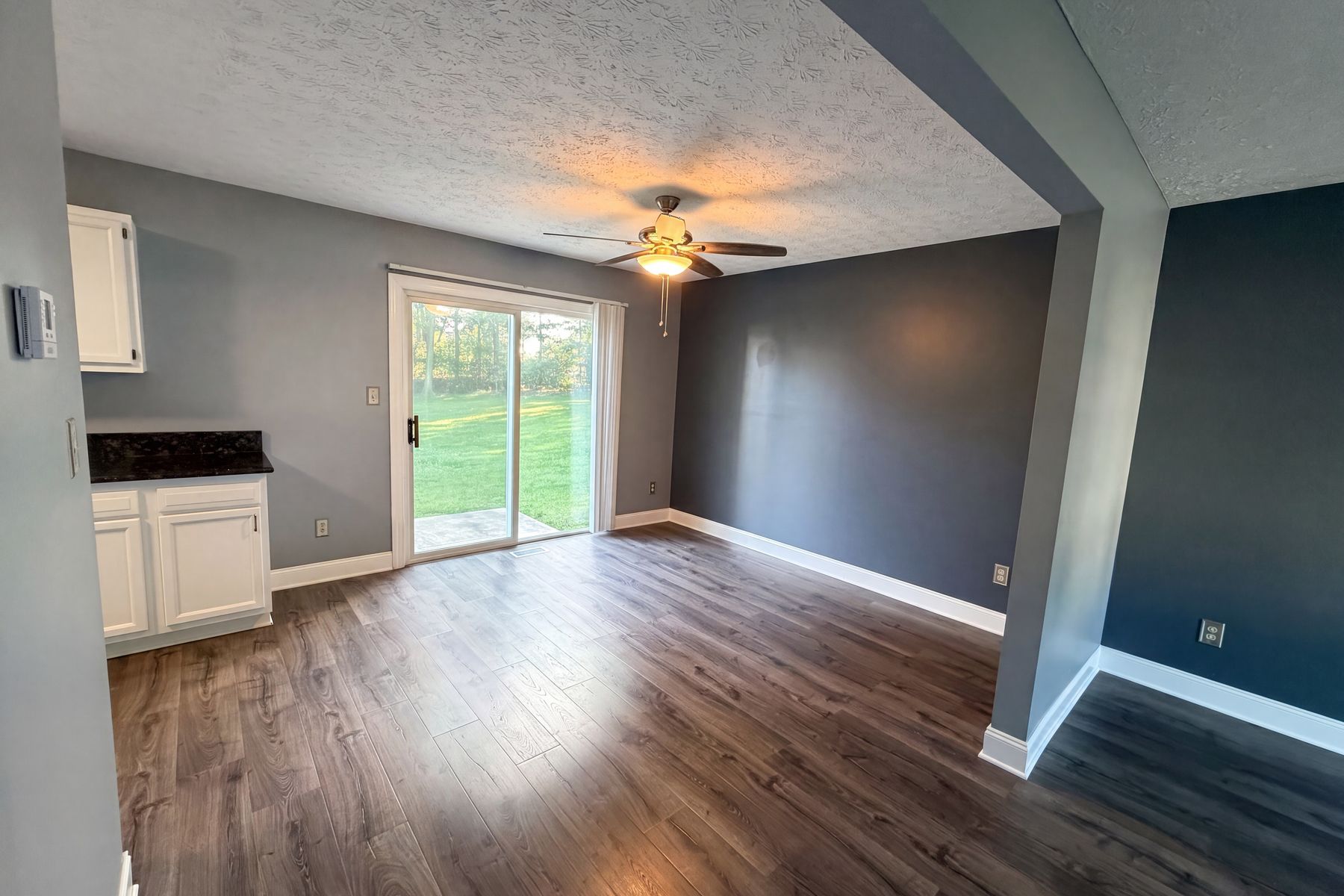 Property photo 3 of 654 Diamond Cir