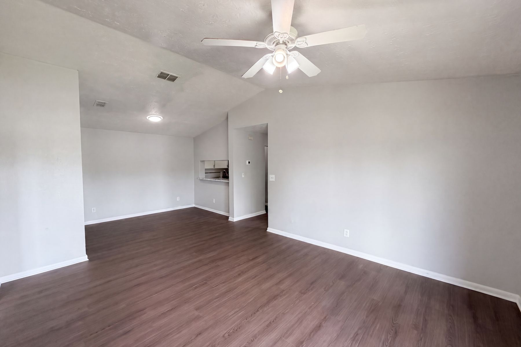 Property photo 3 of 5213 Via Hacienda Cir Apt 307