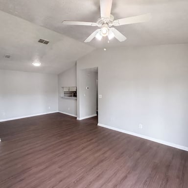 Property photo 3 of 5213 Via Hacienda Cir Apt 307