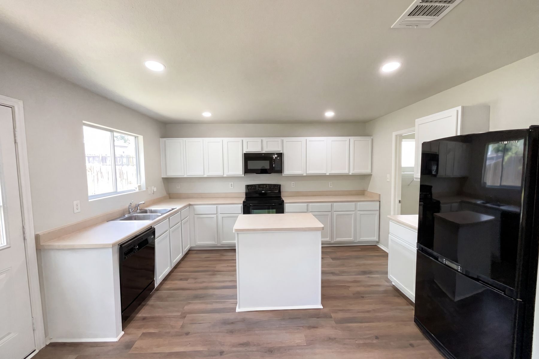 Photo 2 of 22 of 13206 Baldwin Rdg, San Antonio, TX