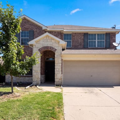 Property photo 1 of 1421 Sparrow Dr