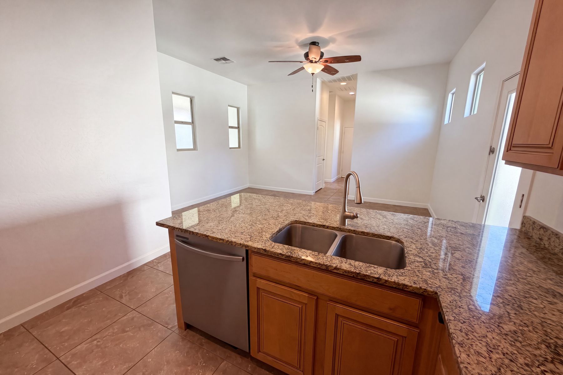 Photo 2 of 40 of 701 E Charlevoix Ave, Gilbert, AZ