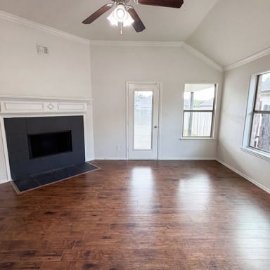Property photo 3 of 1618 Hillside Dr