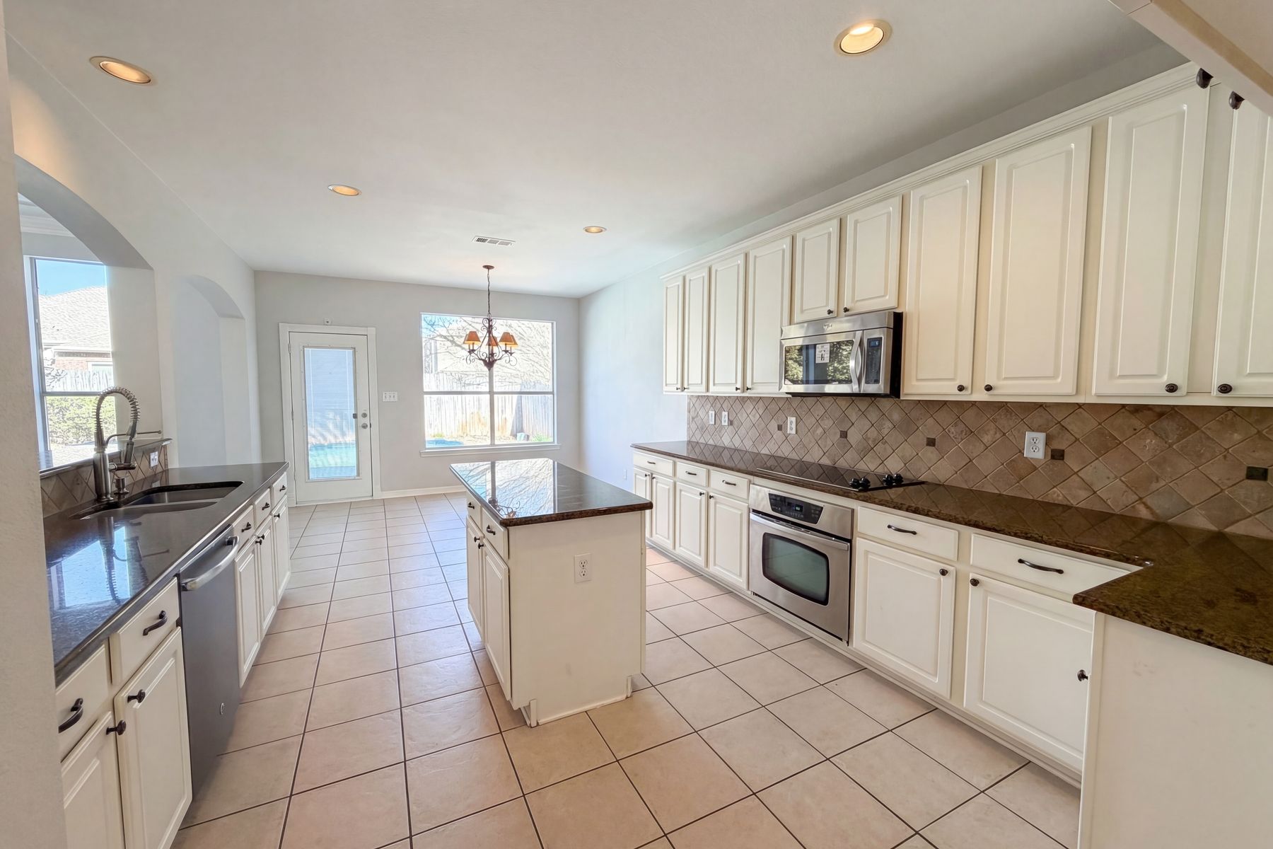 Photo 2 of 34 of 1412 Spring Ridge Ln, Flower Mound, TX