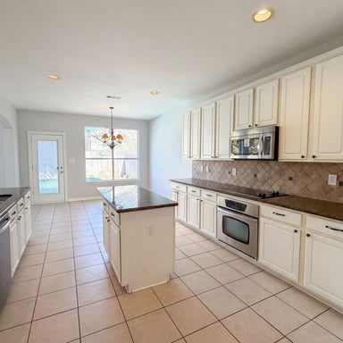 Property photo 2 of 1412 Spring Ridge Ln