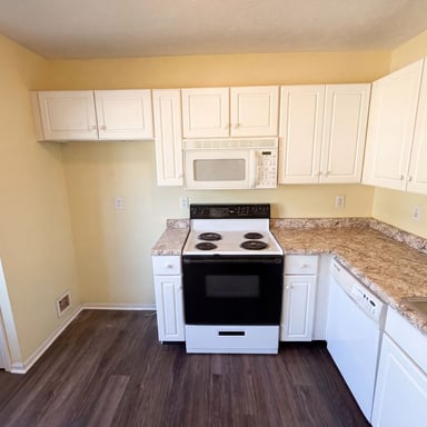 Property photo 2 of 2709 Lucas Dr