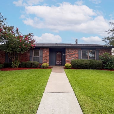 Property photo 1 of 530 Shadowcrest Ln