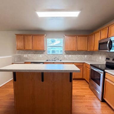 Property photo 2 of 5313 Southern Crossing Dr