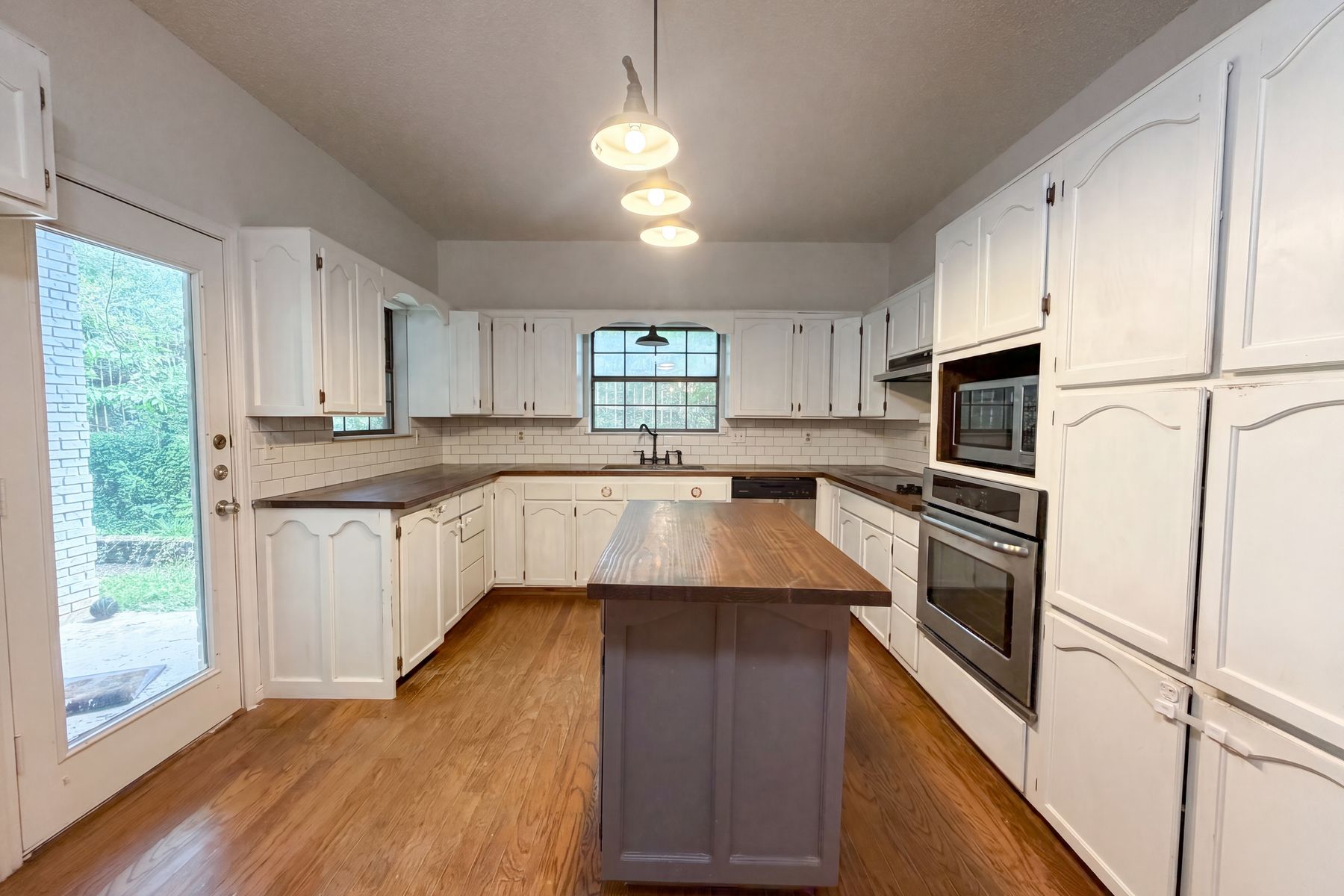 Photo 2 of 21 of 3504 Victorian Dr, Temple, TX