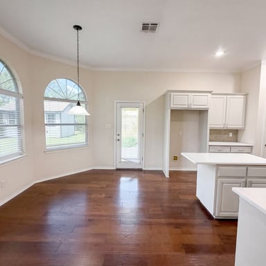 Property photo 3 of 11117 Weatherford Dr