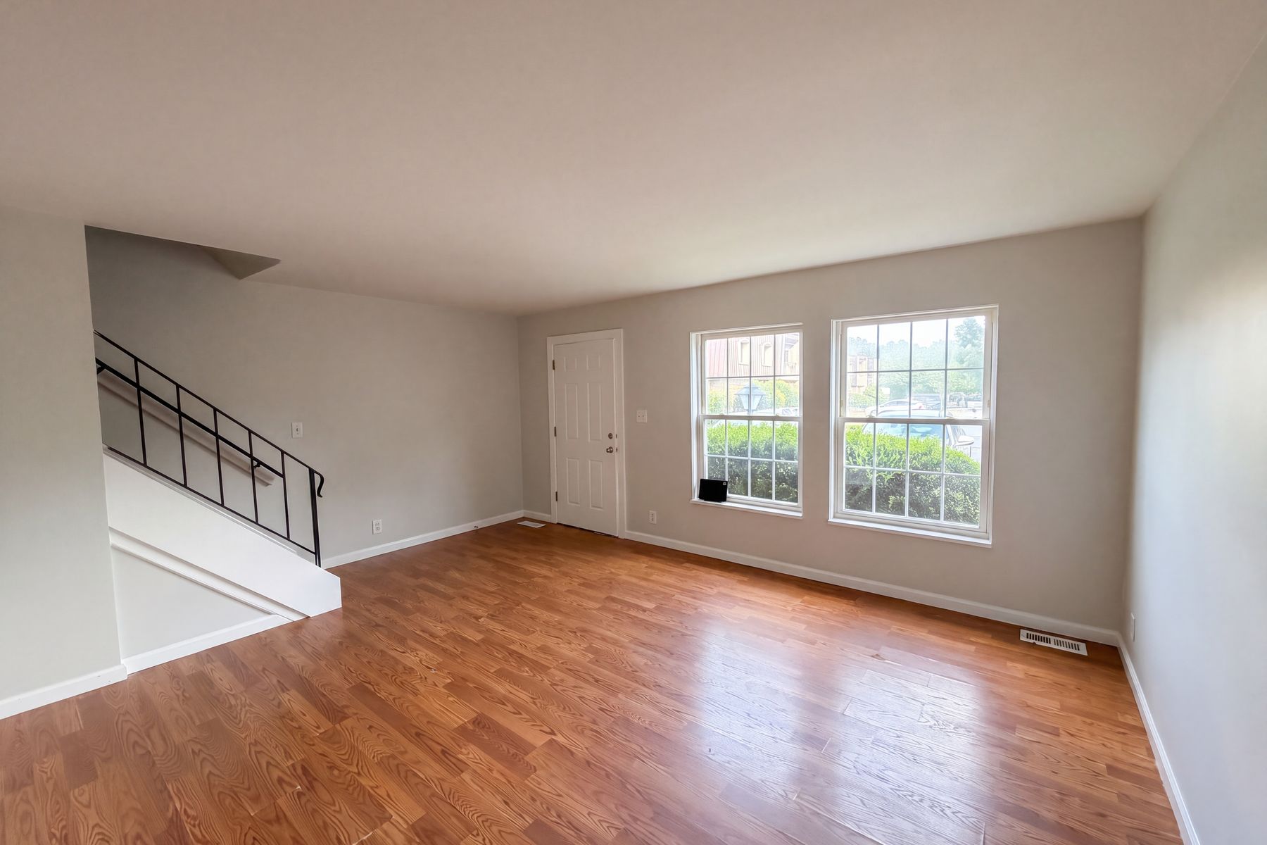 Property photo 3 of 141 N Duke Dr