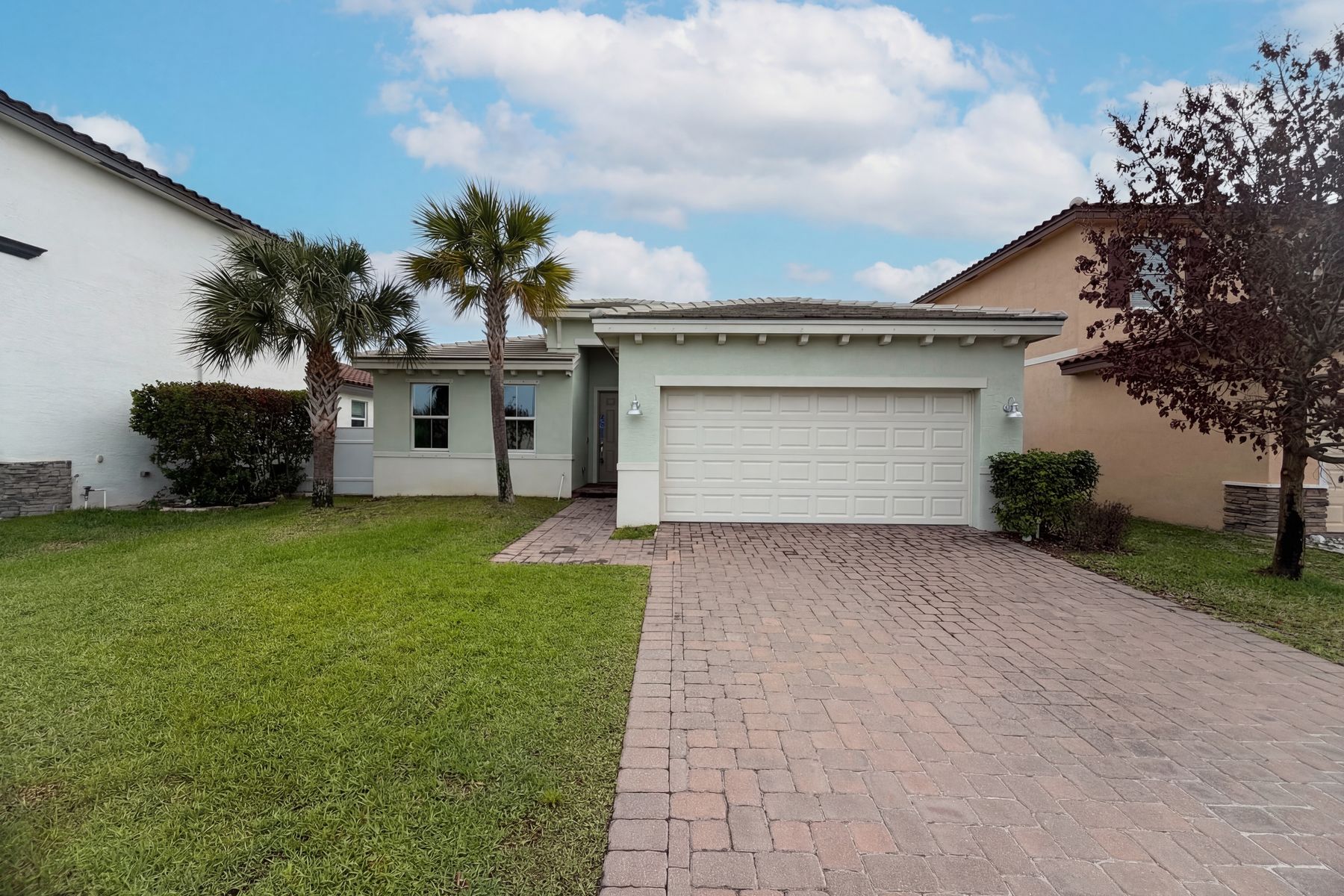 Photo 2 of 42 of 12473 NW Lynch Ln, Port Saint Lucie, FL