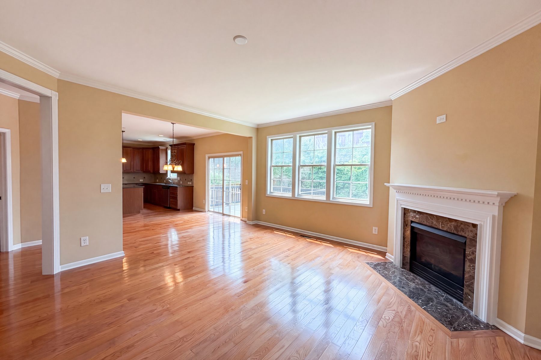 Property photo 3 of 2720 Kinsley Pl