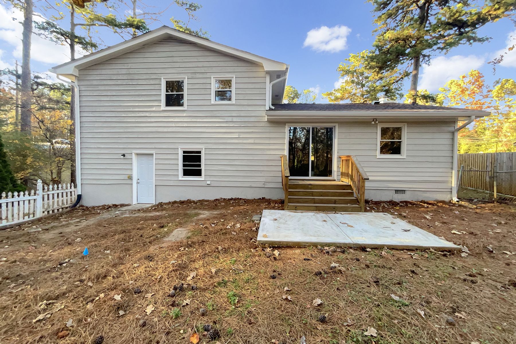 Photo 2 of 46 of 48 Russell Rd, Lawrenceville, GA