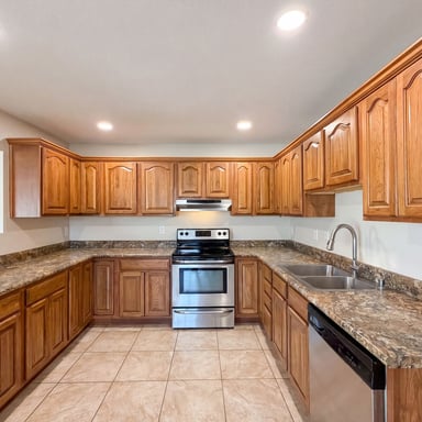 Property photo 2 of 1725 N Date Unit 70