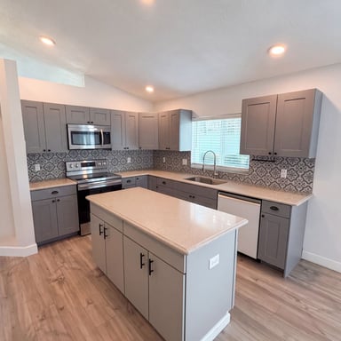 Property photo 2 of 3800 Seminole Dr