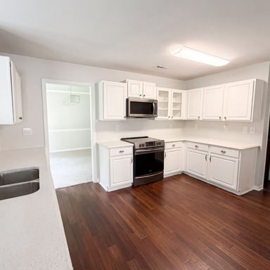 Property photo 2 of 4024 Fifendrum Ln